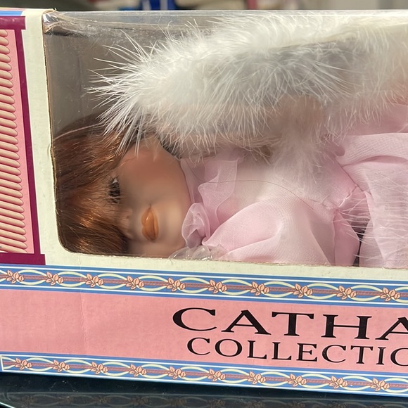 Porcelain angel doll - Picture 3 of 3